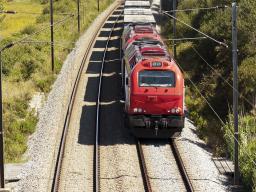 Rząd za przywracaniem i ochroną linii kolejowych
