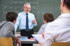 Wyższe koszty podatkowe na całe wynagrodzenie nauczyciela