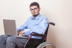 Rośnie aktywność osób niepełnosprawnych na rynku pracy