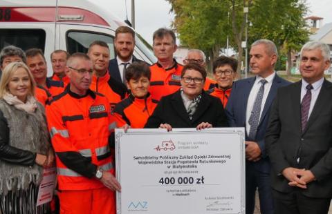 Rząd daje pieniądze na 200 karetek, ale... w trzy miesiące nie da się ich kupić