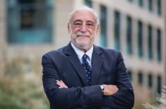 Prof. Zuckerman: Czytanie dziecku na głos daje mu lepszy start w życie szkolne