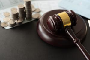 Fiskus może zająć zasądzony stronie zwrot kosztów