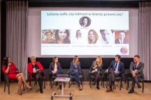 Szklany sufit czy labirynt? Eksperci: stereotypy ograniczają prawniczki