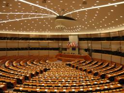 Polski sąd chce uchylenia immunitetu belgijskiemu europosłowi
