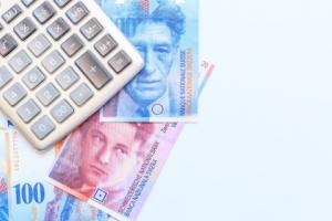 Od umorzonego kredytu frankowego skarbówka może chcieć podatku