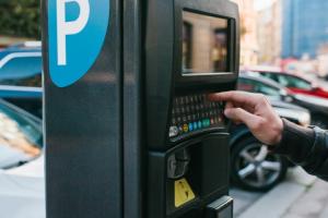 Sobota to nie dzień roboczy, co nie wyklucza płatnego parkowania