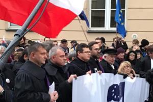 Marsz Tysiąca Tóg przeciwko ustawie "kagańcowej"