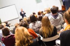 Nauczyciel nie musi udowadniać stworzenia dzieła, żeby zapłacić niższy PIT