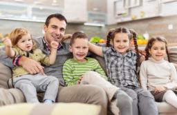 Sąd: Gdy zobowiązany ma kilkoro dzieci, wysokość alimentów nie może być nadmierna