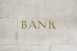 MF: Samorządy, które straciły środki w banku, są zasilane subwencjami