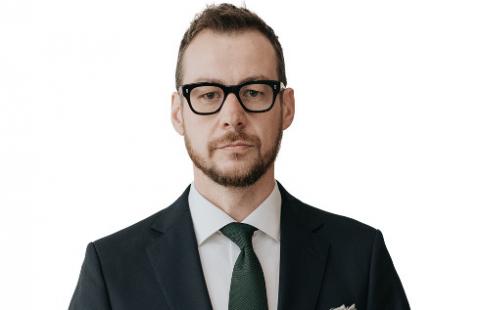 Zmiany w procedurze karnej mają usprawnić procesy, ale ograniczają prawo do obrony