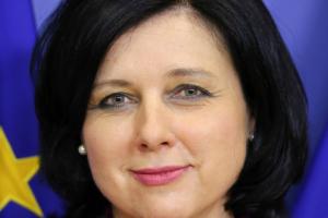 Jourowa: Zmiany w polskich sądach mogą być nieodwracalne