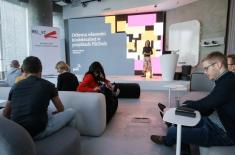 Państwo aktywizuje bezrobotnych, gorzej radzi sobie z biernymi zawodowo