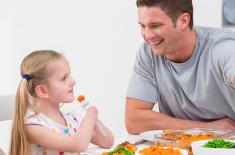 Samotny rodzic roczny PIT może rozliczyć z dzieckiem