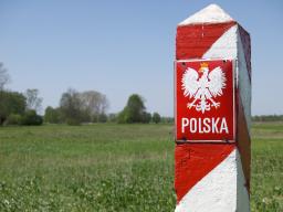 Służby zabezpieczają już wszystkie granice Polski