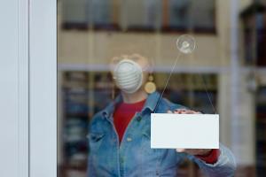 Rząd pomógł galeriom, a nie zamkniętym w nich sklepom