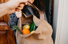 Zakupy w kwarantannie – ośrodek pomocy społecznej nie kupi zniczy ani wina