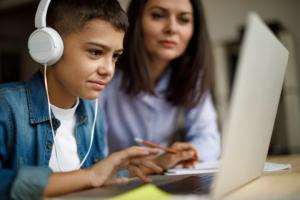 Premier: Dodatkowy, 14-dniowy zasiłek na opiekę nad dziećmi zostanie wydłużony