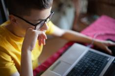 To dyrektor decyduje, jak zorganizować zdalne nauczanie