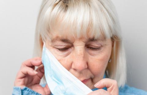 Maseczki po zdrowych - do zmieszanych, szczególne zasady wyrzucania śmieci chorych i izolowanych