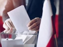 Rząd post factum legalizuje drukowanie kart wyborczych