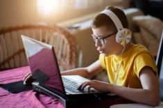 Darowizny na komputery i laptopy dla szkół można odpisać od podatku