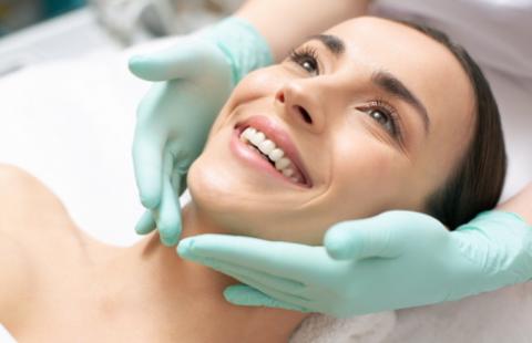 Nowe zasady działania salonów piercingu