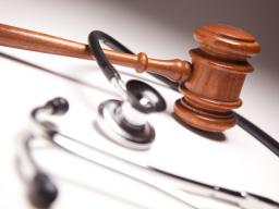 Samorząd walczy o wycofanie surowszych kar dla lekarzy