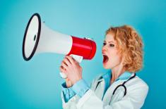 W pandemii urzędnik jest bezkarny, ale lekarz - nie