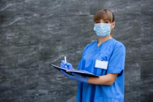 Są wytyczne do pracy placówek medycznych jesienią