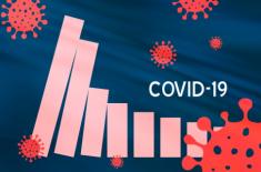 PAN: Maseczki dla nauczycieli i starszych uczniów powinny być obowiązkowe