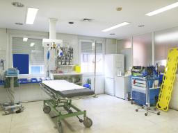 Powiaty chcą szybszego „odmrażania” szpitali