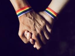 Raport: Polskie państwo nie chroni osób LGBTI