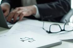 Aplikacja coraz cenniejsza w prawniczym CV - samorządy chcą ją doskonalić