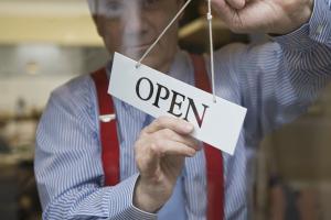WSA: Bez dobrego uzasadnienia nie można różnicować godzin otwarcia sklepów