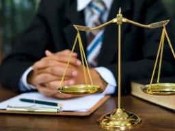 Pisemne zeznania coraz bardziej popularne w sądach, chociaż prawnicy mają wątpliwości