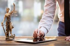 Wybory dzielą adwokaturę - jedni czekają, inni szykują się na formułę hybrydową