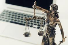 Nowe technologie weszły na światowe sale sądowe - COVID-19 ma w tym swoje zasługi