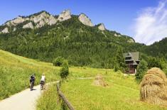 ZUS: Od połowy października postojowe i zwolnienie ze składek dla branży turystycznej