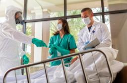 Dodatki i ochrona prawna dla walczących z pandemią - Sejm uchwalił zmiany