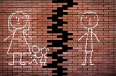 Sprytny się wywinie, biedny posiedzi – system nie pomaga „alimenciarzom” ani ich dzieciom