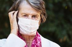 Seniorzy pójdą tylko do sklepu lub kościoła, bo dostaną mandat