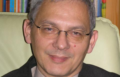 Prof. Śliwerski: Zmiany w podstawie programowej będą ideologiczne