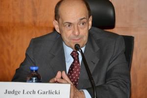 Prof. Lech Garlicki: Tylko bardziej precyzyjna regulacja może zastąpić przepis usunięty przez Trybunał