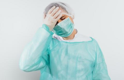 Lekarski związek krytycznie o praktyce delegowania do walki z pandemią