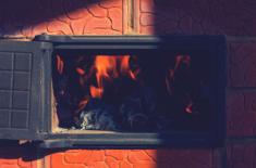 „Czyste powietrze” wciąż płynie powoli, wkrótce wsparcie dla domów wielorodzinnych