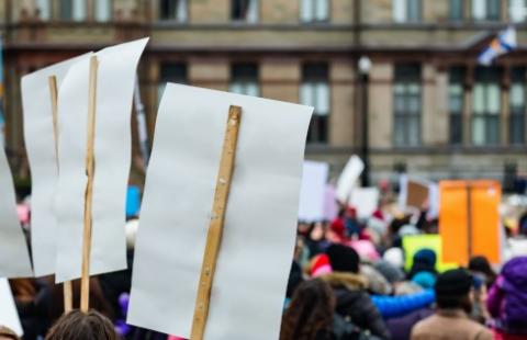Zbiórka na karę Sanepidu za udział w proteście nie jest wykroczeniem