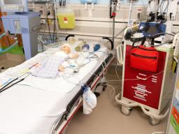 NFZ wprowadza etapowe finansowanie gotowości szpitali tymczasowych