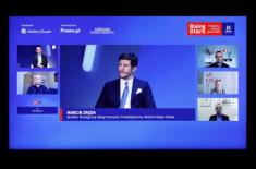 Młodzi prawnicy, by odnieść sukces, powinni otworzyć się na nowe technologie