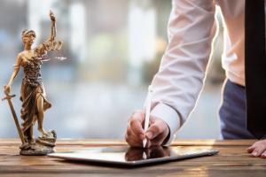 Zegar tyka - adwokaci i radcy mają coraz mniej czasu na zdobycie punktów szkoleniowych